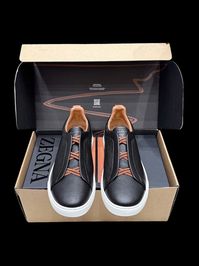 Zegna Triple Stitch Cuero Liso – Negro / cordón naranja
