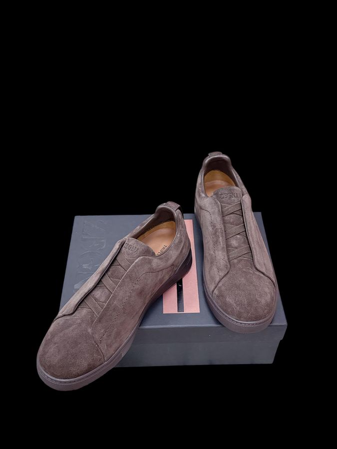Zegna Triple Stitch Gamuza – Marrón Topo